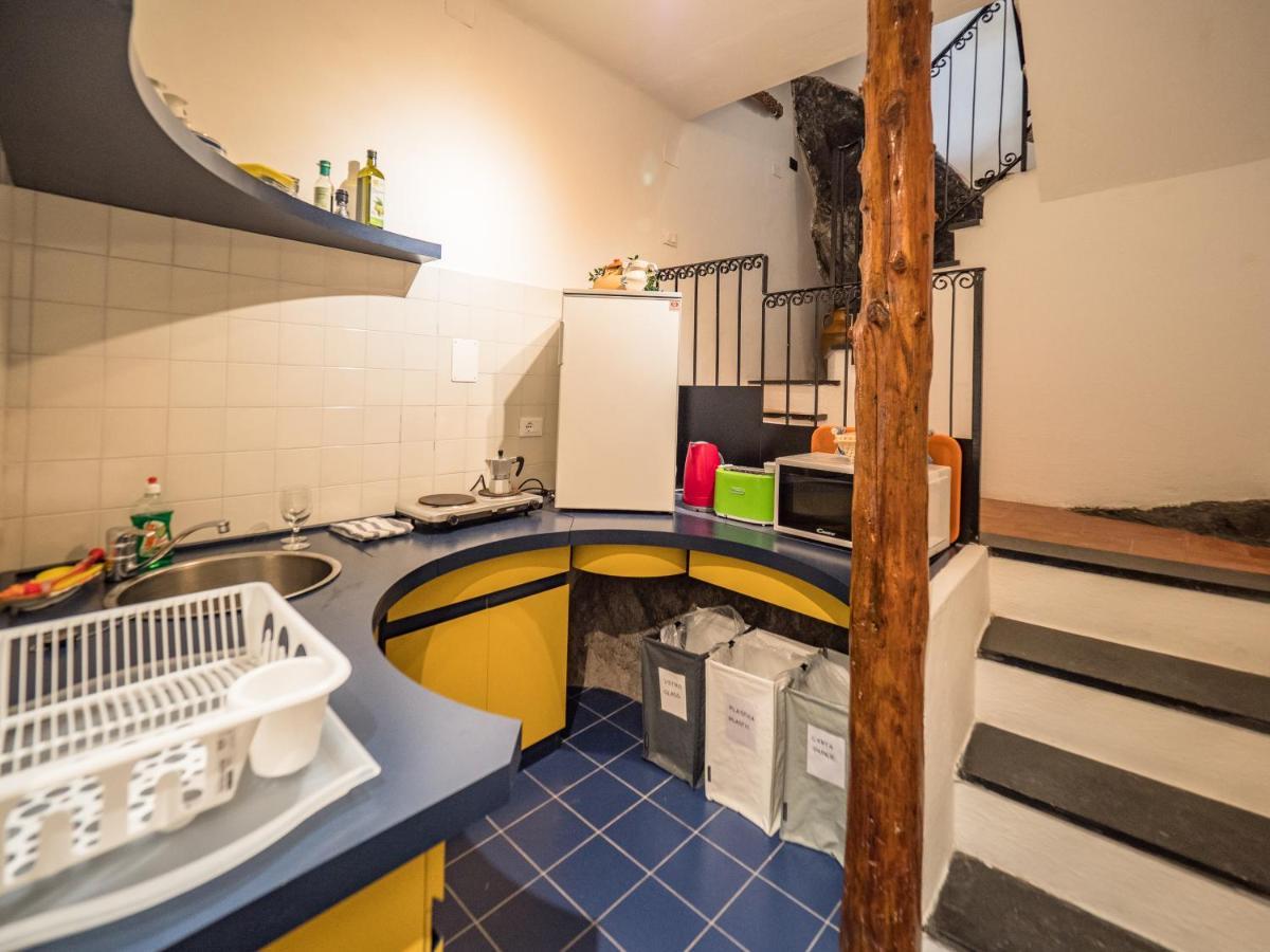 Refilea Sea View Tower Villa Вернацца Экстерьер фото